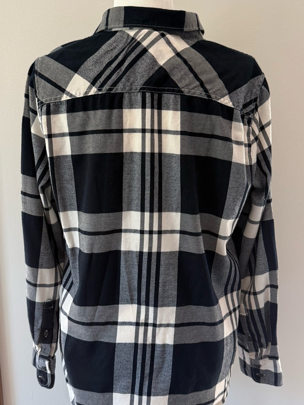 J. Crew Cream and Dark Navy Plaid Flannel - Women’s - Picture 2 of 5